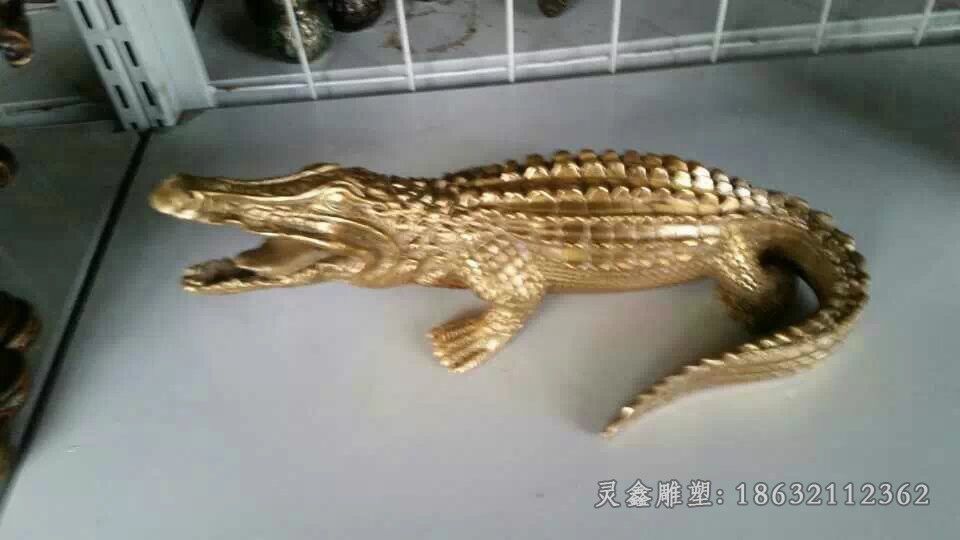 动物鳄鱼景观抽象铜雕