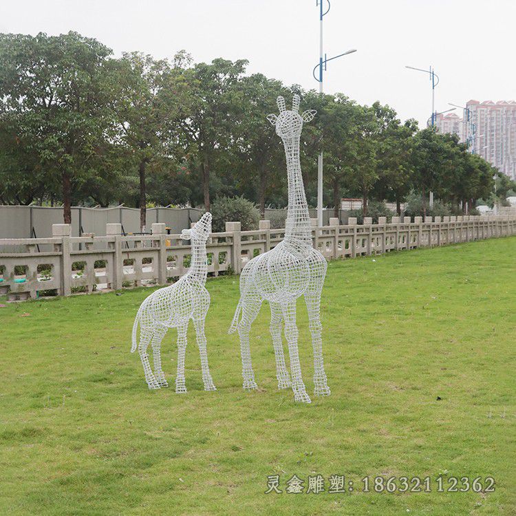 长颈鹿别墅不锈钢雕塑
