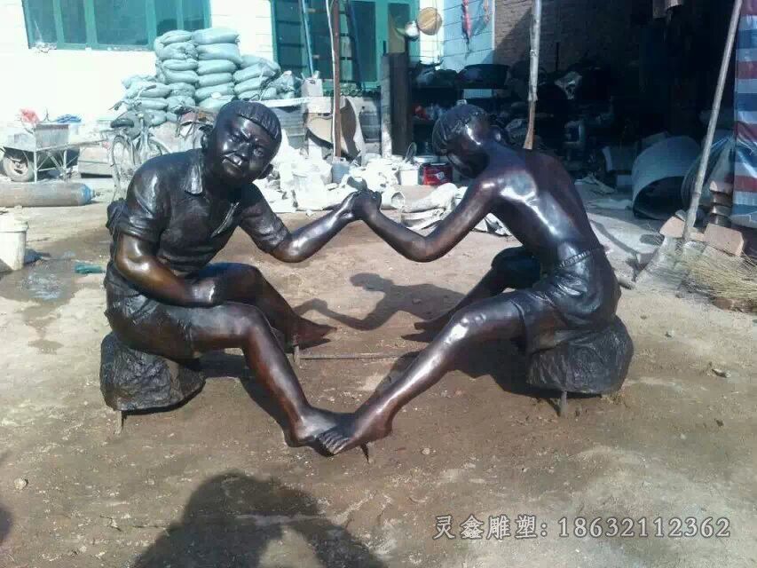 掰手腕民俗人物铜雕