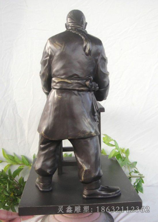 古代木匠抽象景观铜雕