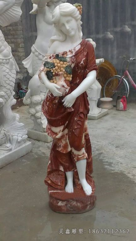 彩绘女人景观铜雕