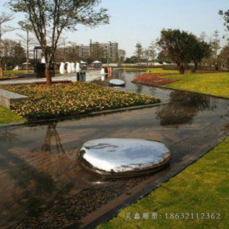 不锈钢鹅卵石园林镜面雕塑