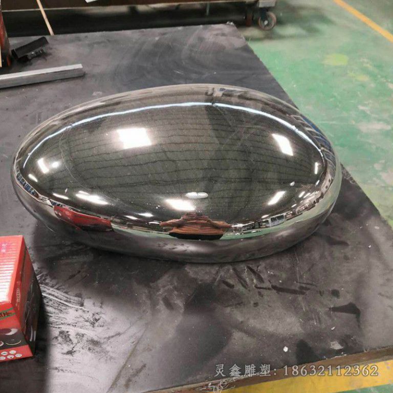 不锈钢鹅卵石景区镜面雕塑
