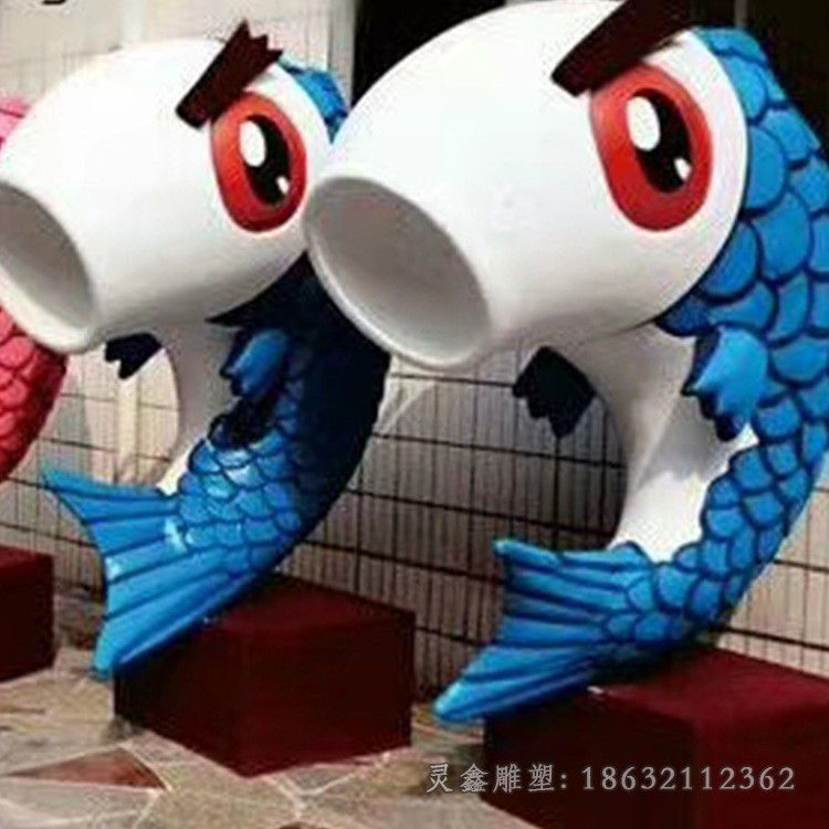 不锈钢彩绘鱼景观雕塑