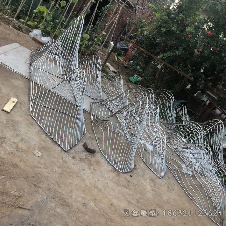 不锈钢假山镂空景观雕塑