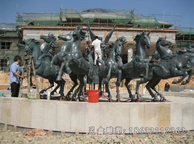 阿波罗战车小区标志铜雕