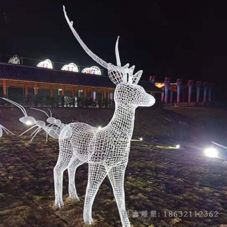 抬头发光鹿不锈钢雕塑