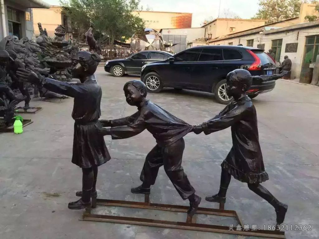 老鹰抓小鸡小孩游戏铜雕