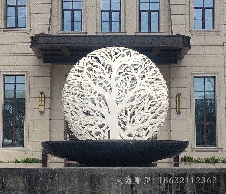 白色镂空球不锈钢雕塑