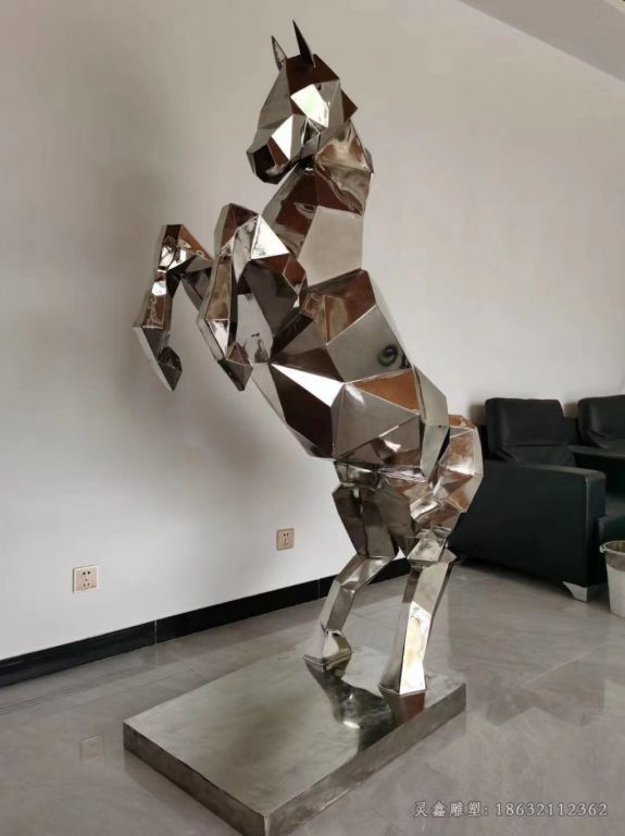 几何马不锈钢景观雕塑
