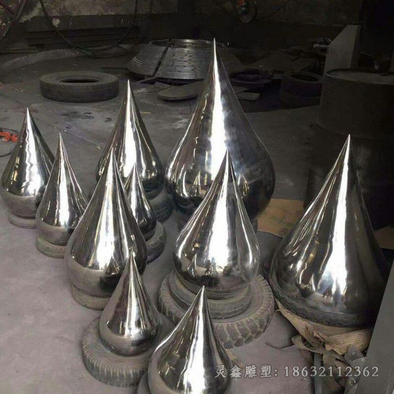 不锈钢镜面水滴别墅雕塑