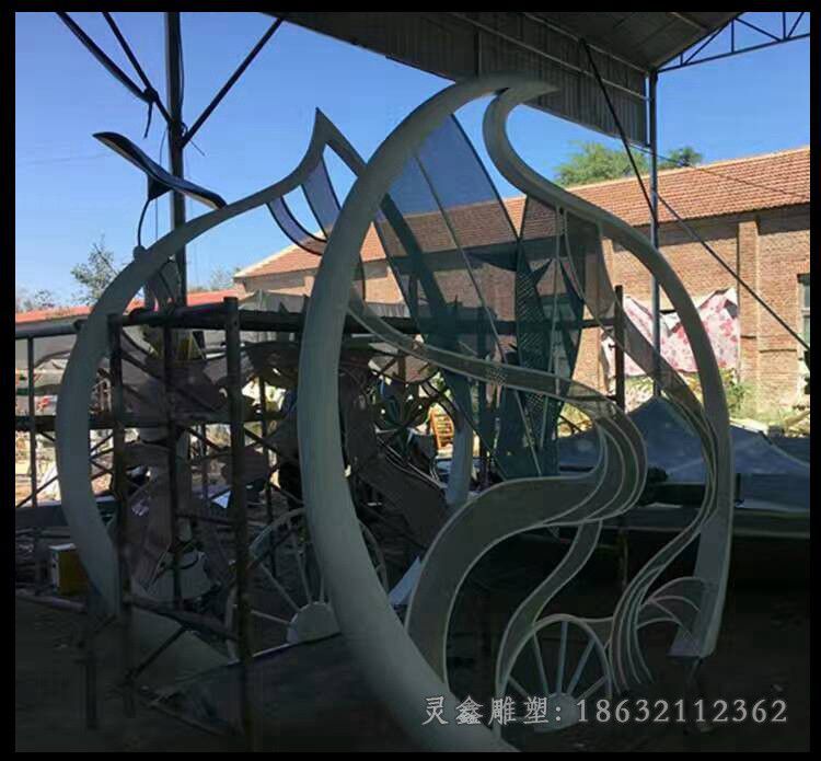 不锈钢镜面树叶小区雕塑