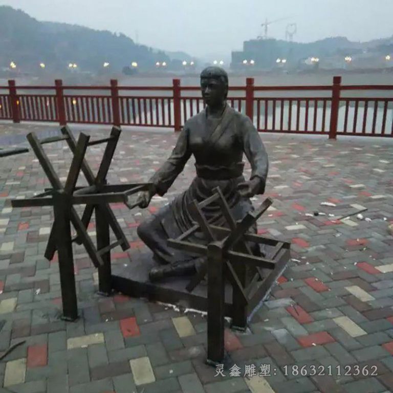 织布人物街边景观铜雕