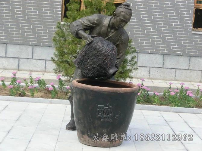 古代酿酒人物商场铜雕