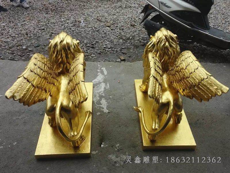 展翅狮子街边景观铜雕