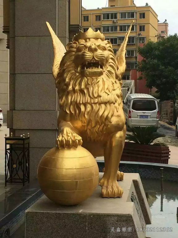 展翅狮子校园动物铜雕