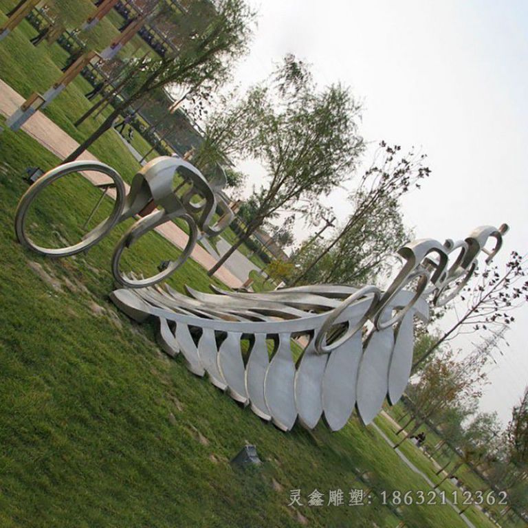 不锈钢镜面自行车商场雕塑