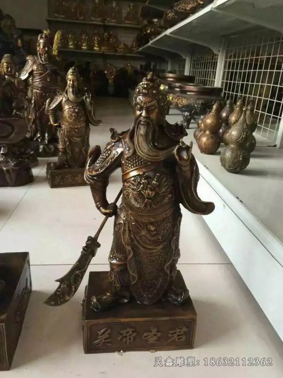 撸胡须关公别墅标志铜雕