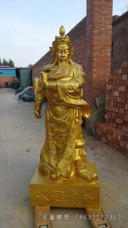 撸胡须关公园林抽象铜雕