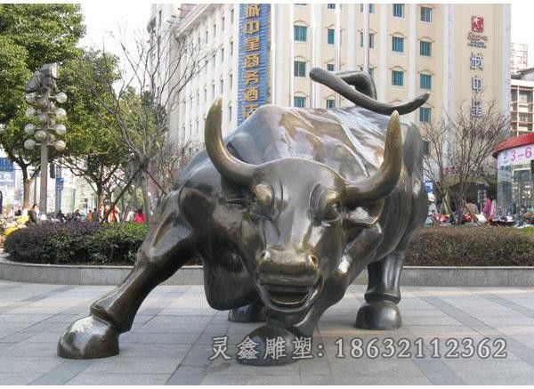 华尔街牛动物校园铜雕