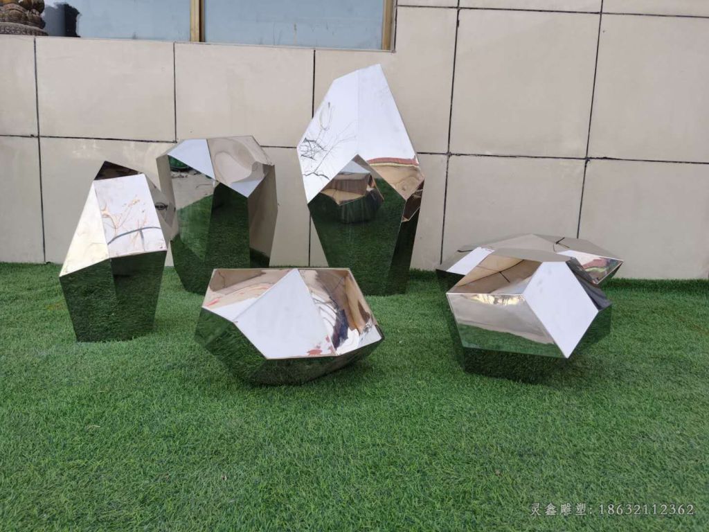 不锈钢景观鹅卵石雕塑