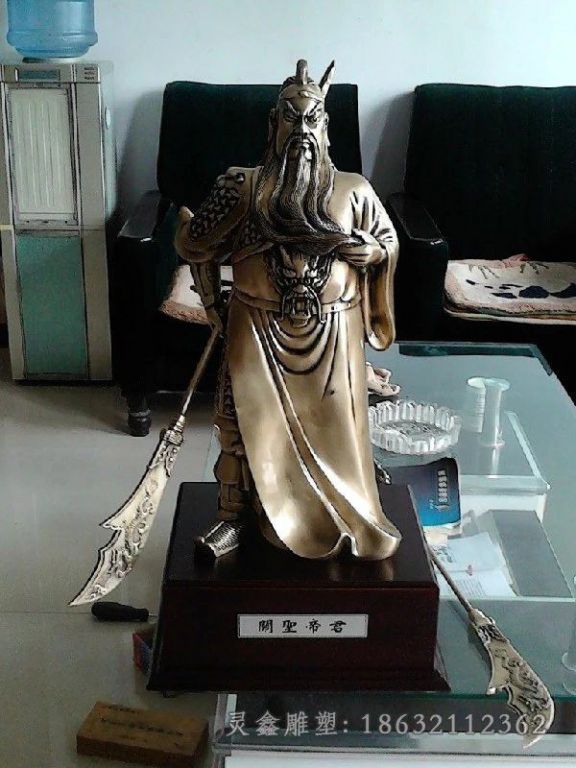 提刀关公景区景观铜雕
