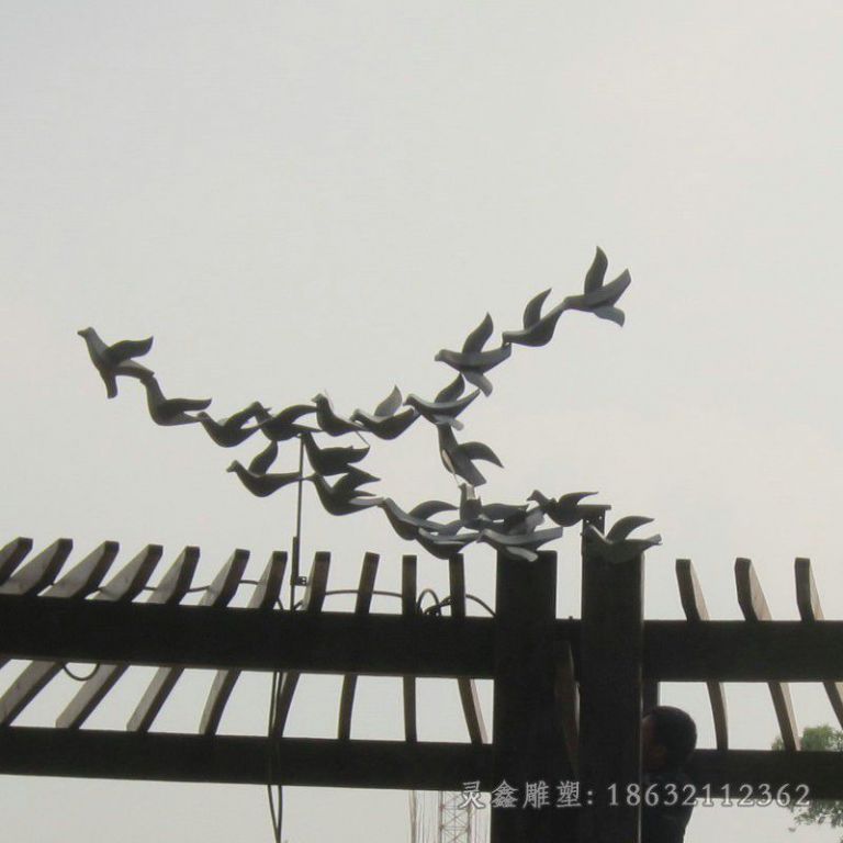 镜面鸽子公园不锈钢雕塑