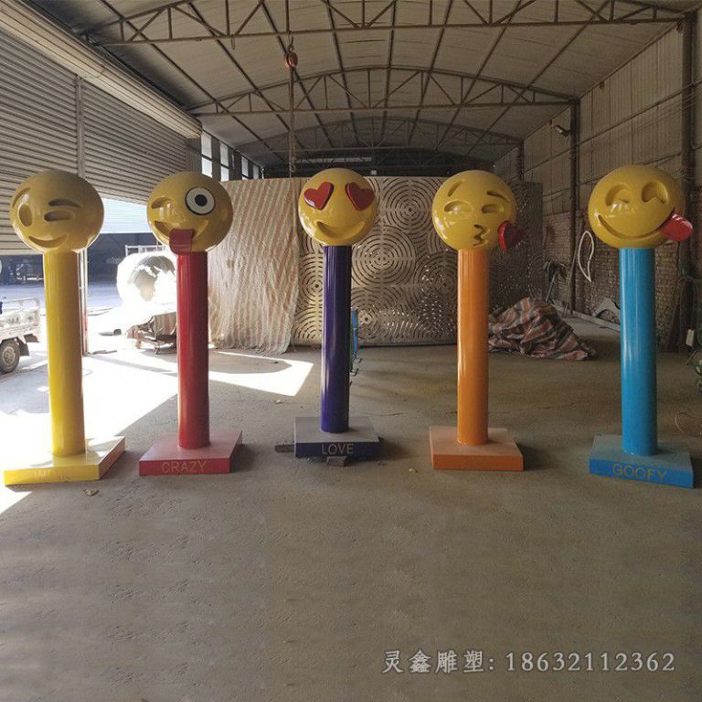 彩绘表情人物不锈钢雕塑