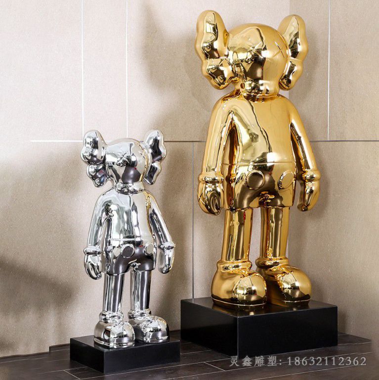 暴力熊镜面不锈钢雕塑