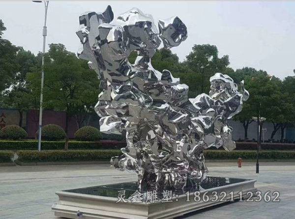 太湖石小区不锈钢雕塑