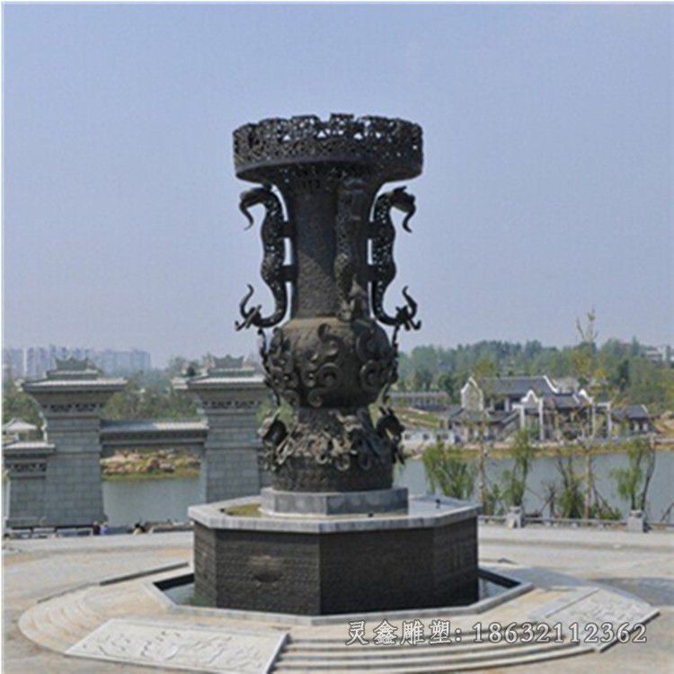 古代浑天仪街边标志铜雕