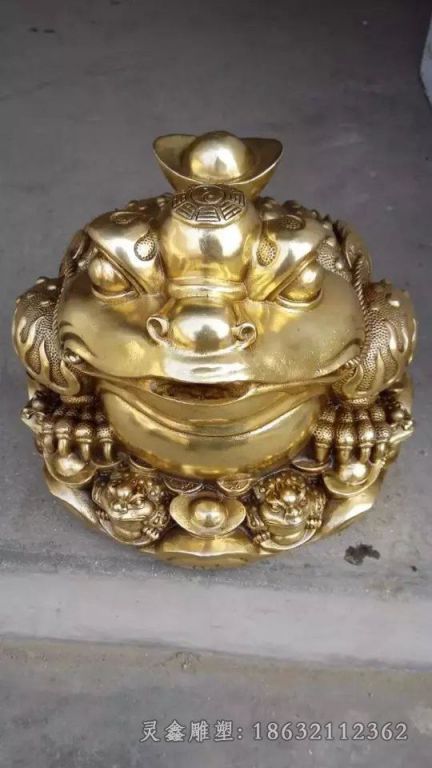 金色金蟾校园景观铜雕