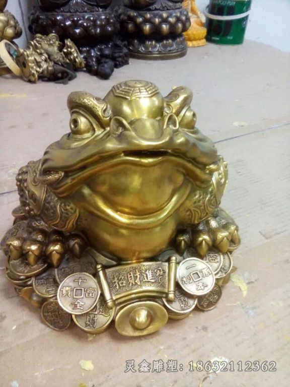 金色金蟾庭院景观铜雕