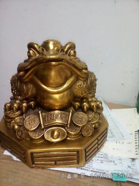 金色金蟾小区景观铜雕