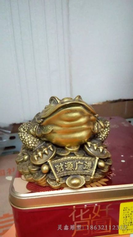 金色金蟾商场景观铜雕