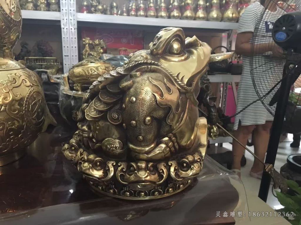金蟾动物校园景观铜雕
