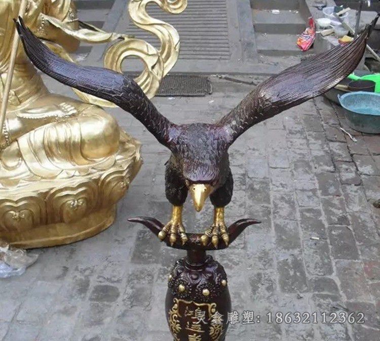 展翅鹰校园动物铜雕