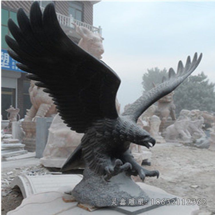 展翅鹰户外动物铜雕