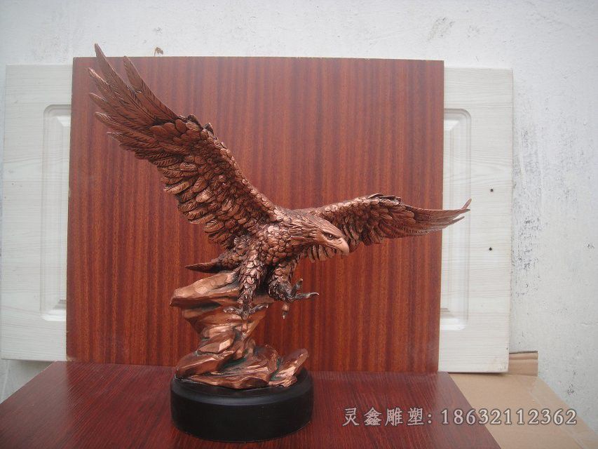 展翅老鹰小区景观铜雕