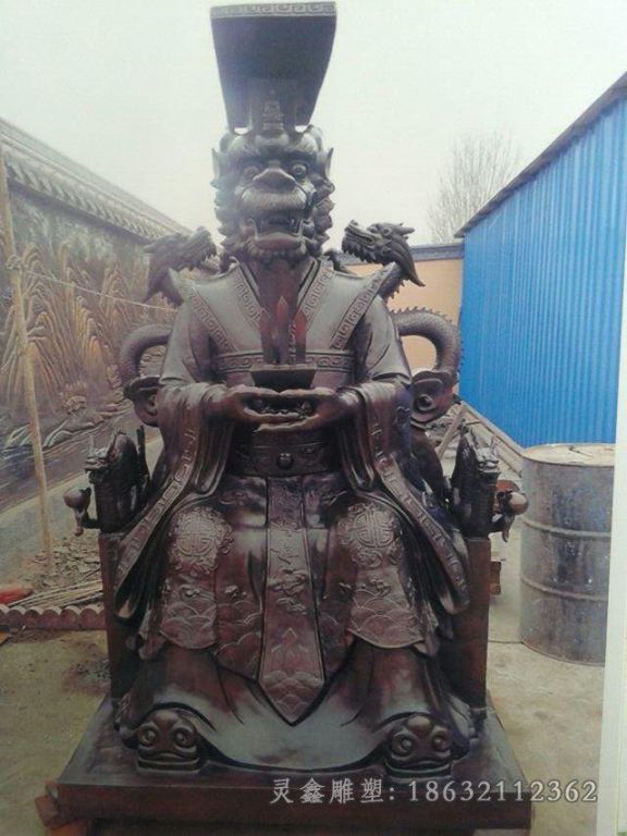 龙王人物标志铜雕