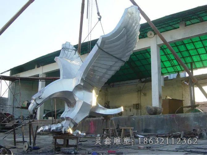 展翅老鹰不锈钢镜面雕塑