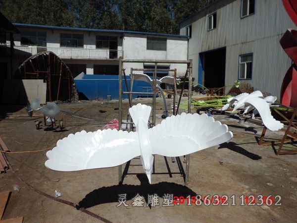 展翅老鹰不锈钢标志雕塑