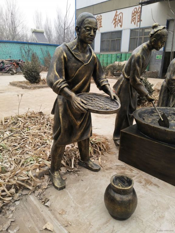 中医药人物抽象铜雕