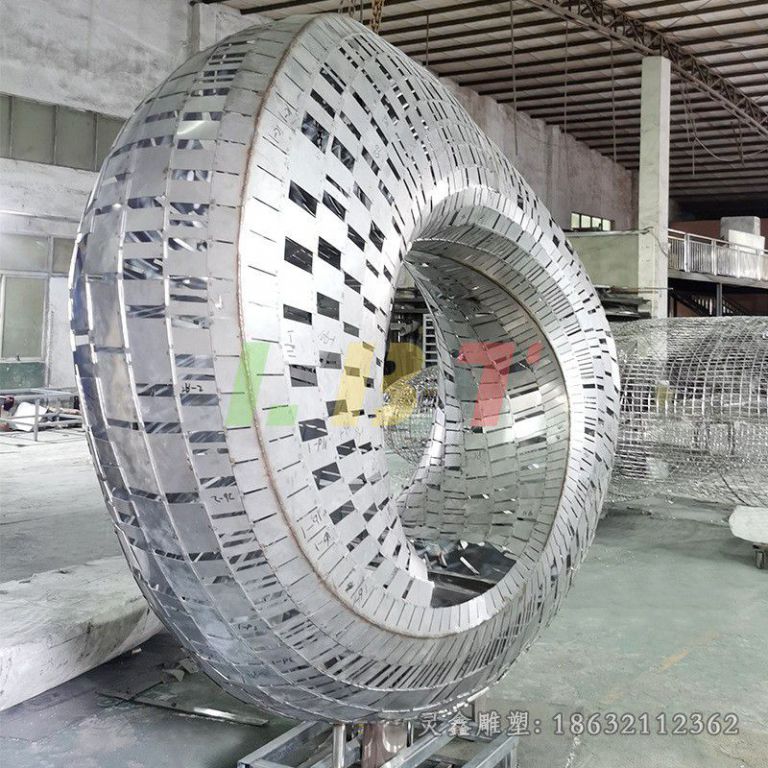 大型镂空不锈钢景观雕塑