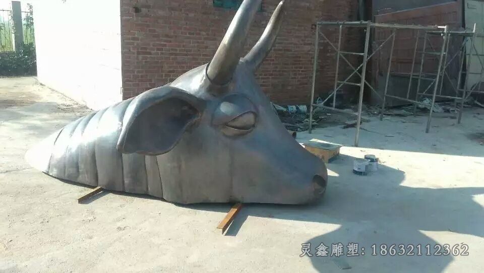 牛头标志抽象铜雕
