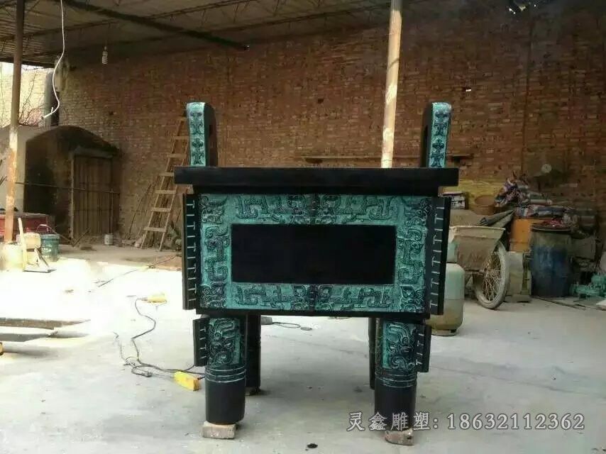 青铜四脚鼎庭院铜雕