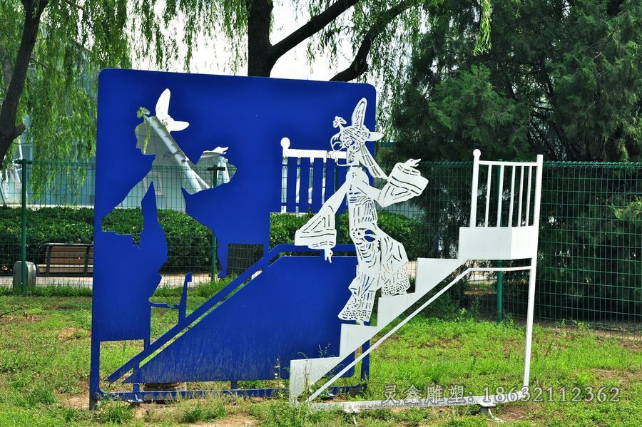 彩绘皮影戏不锈钢雕塑