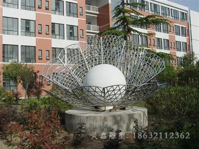 不锈钢明珠景观雕塑