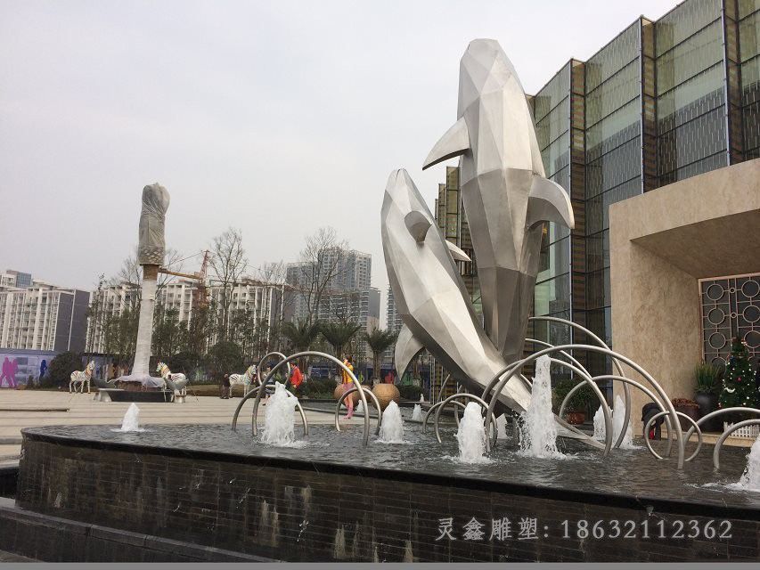 海豚嬉戏小区不锈钢雕塑