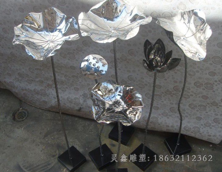 荷花景观广场不锈钢雕塑